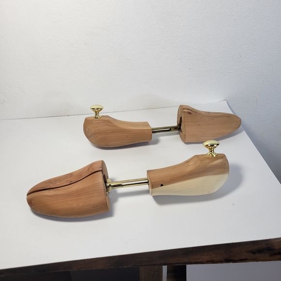 Mens Cedar Split toe Shoe Tree Fits a at least a size 10 Made in USA - Picture 3 of 6